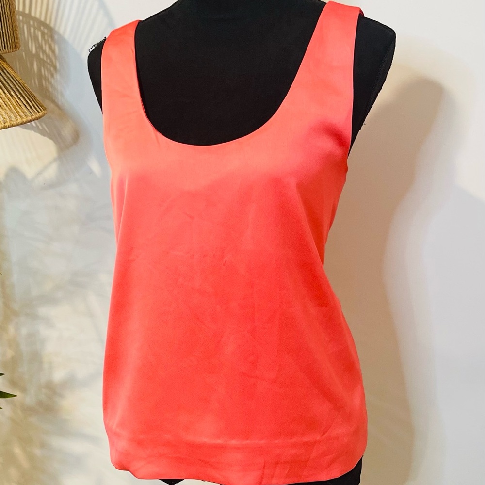 ❤️ New J Crew top in a size L